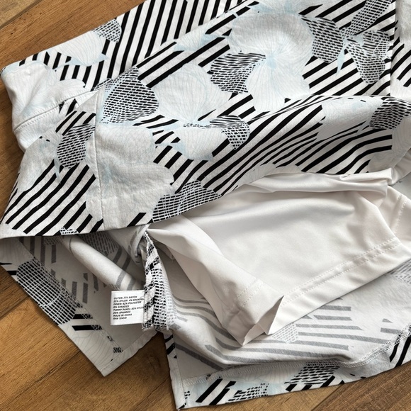 Lady Hagen Golf Skort and Tank Top Set.
Size 2 & Small - Picture 6 of 9